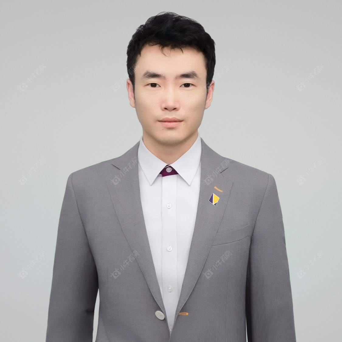租房经纪人彭刚