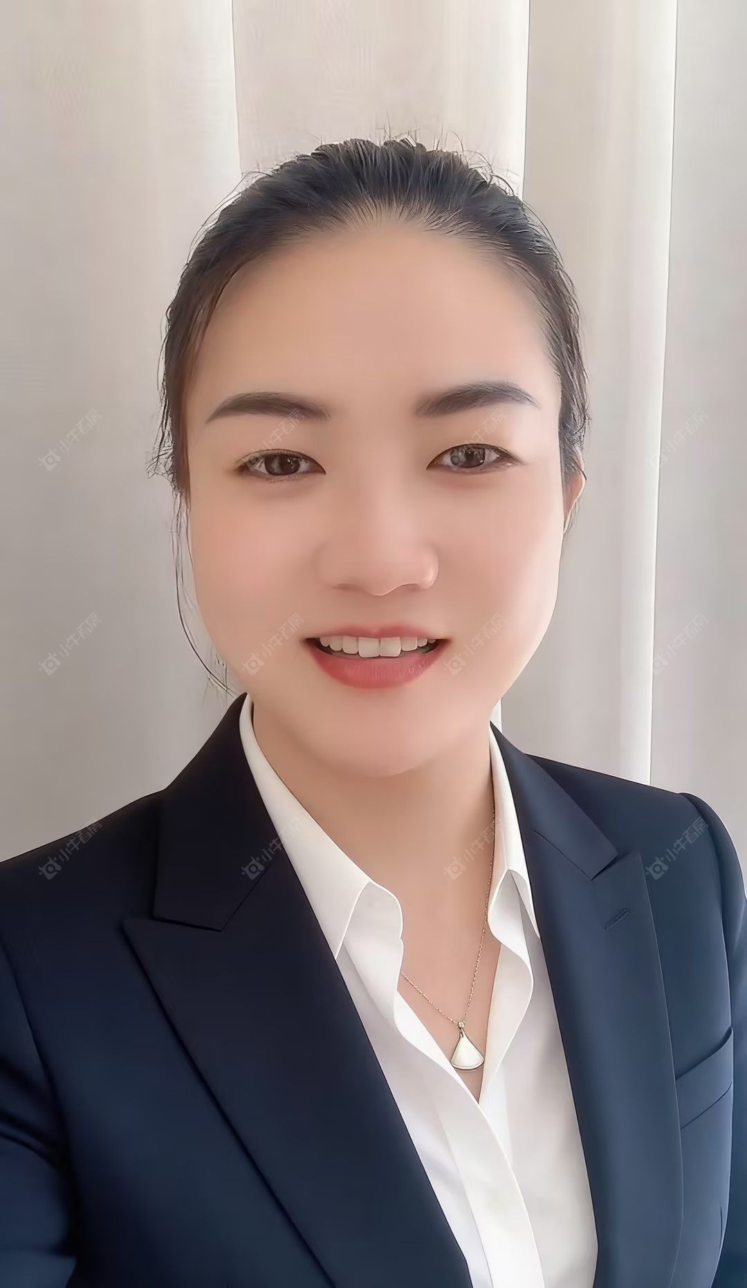 二手经纪人丁荣荣