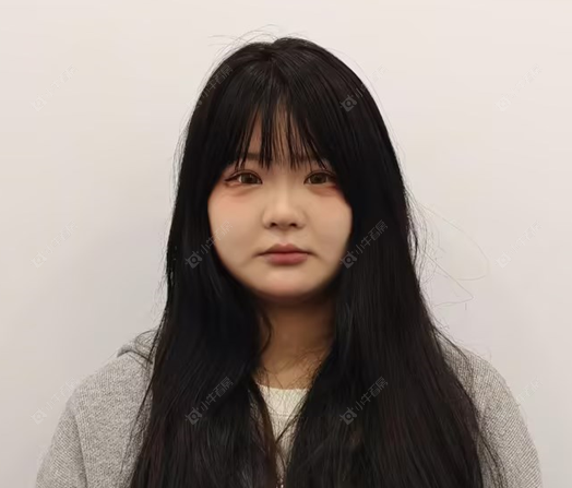 租房经纪人梁紫寒