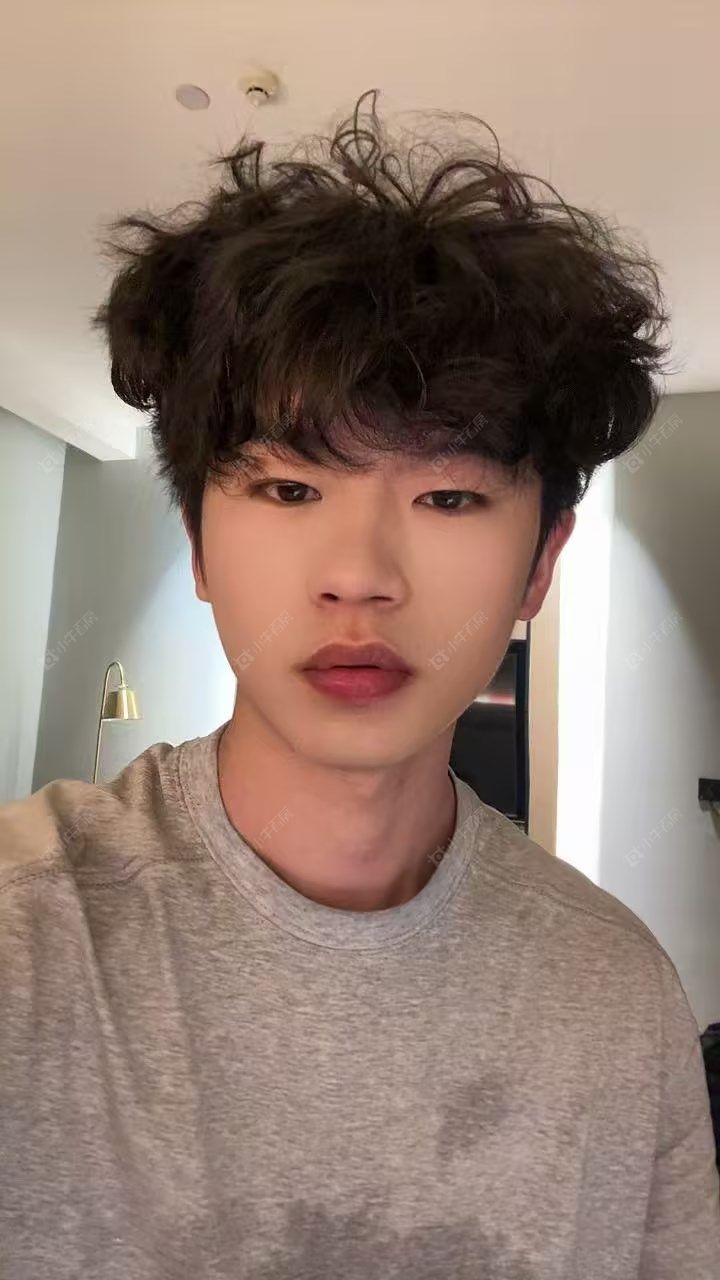 租房经纪人刘康