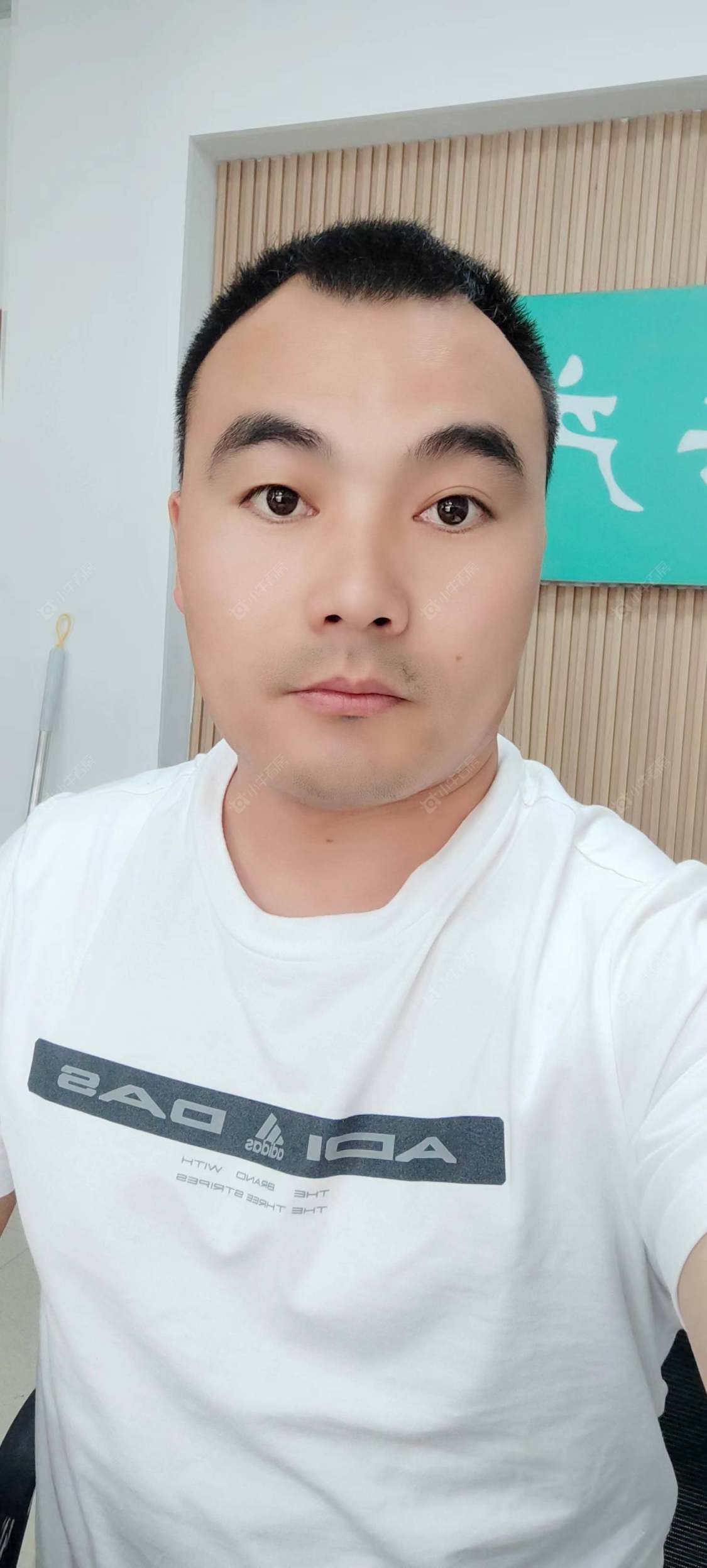 租房经纪人徐亚明