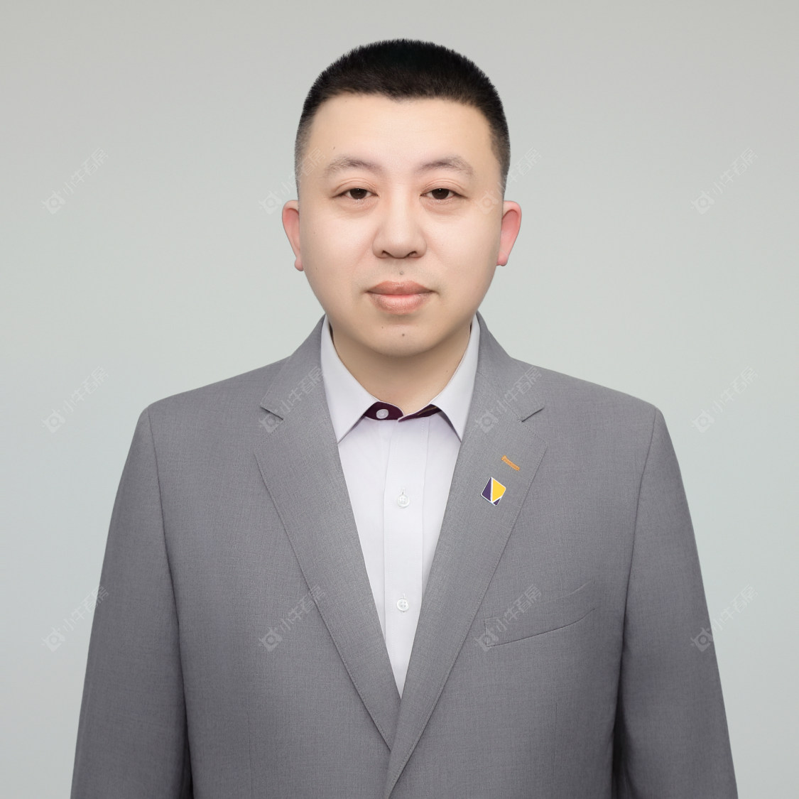 租房经纪人岳震