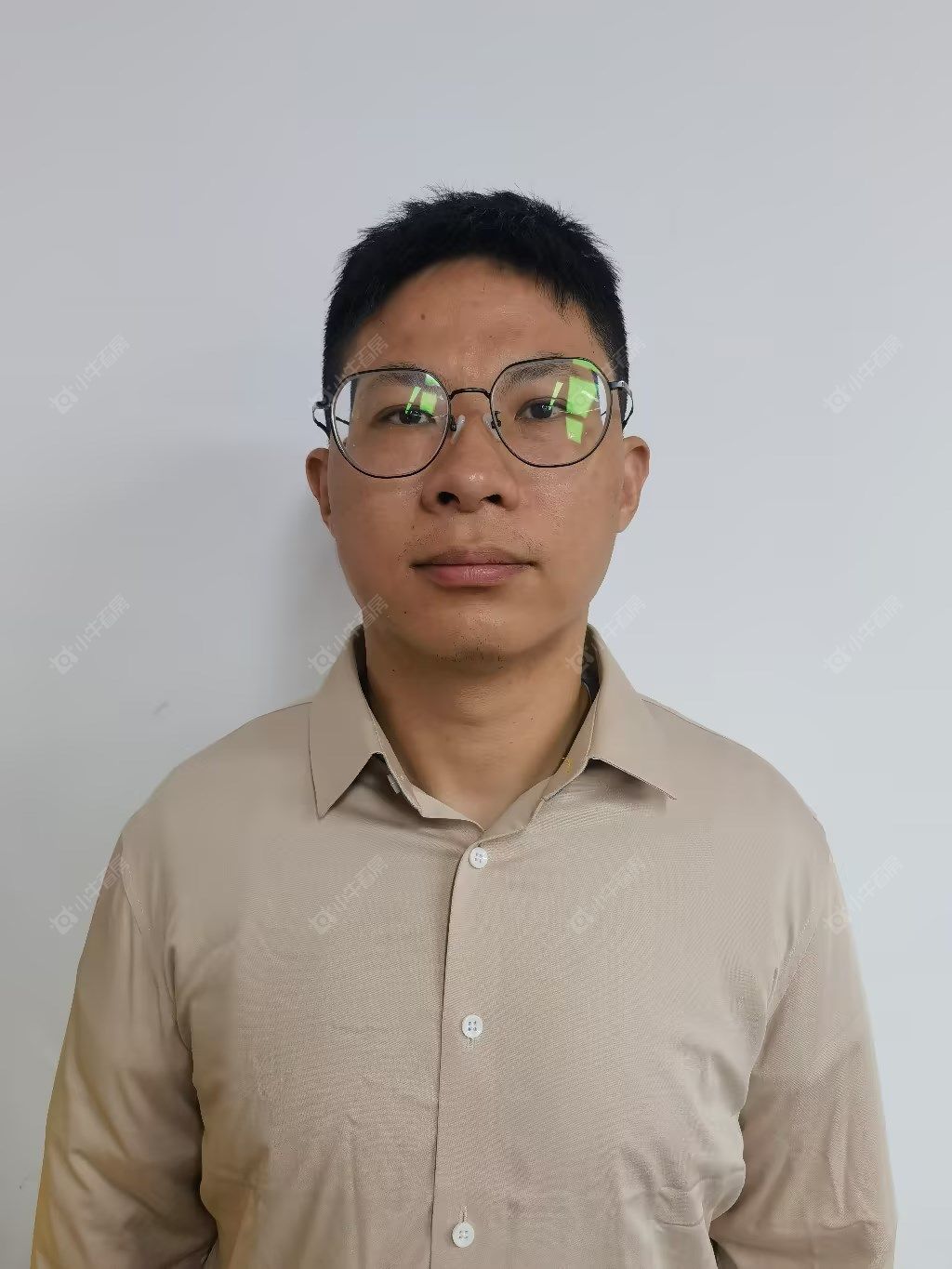 二手经纪人邱振华