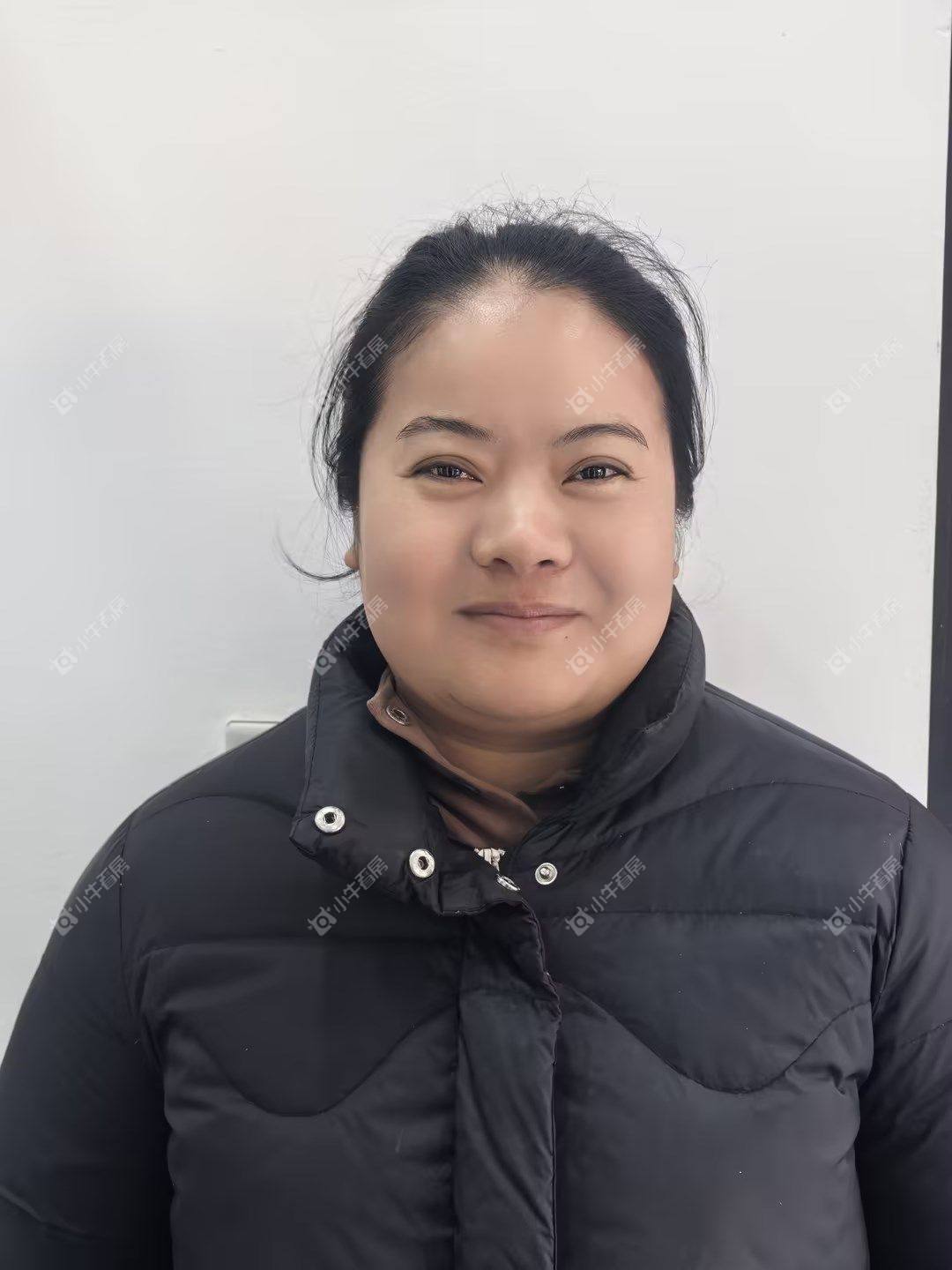 二手经纪人卢小燕