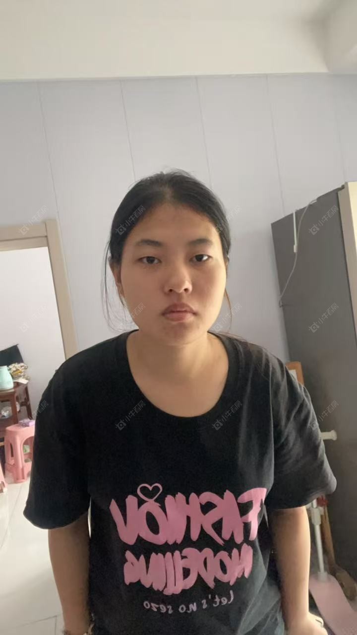 二手经纪人阳静雯