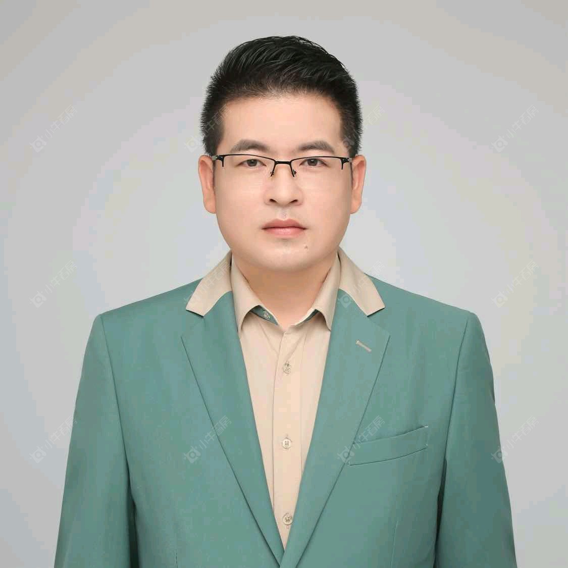 二手经纪人李强