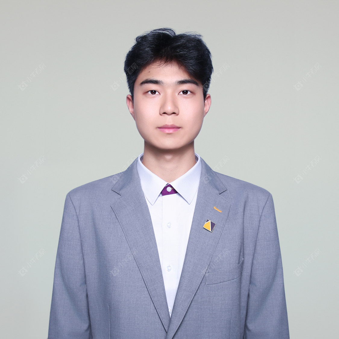 租房经纪人王羿轩