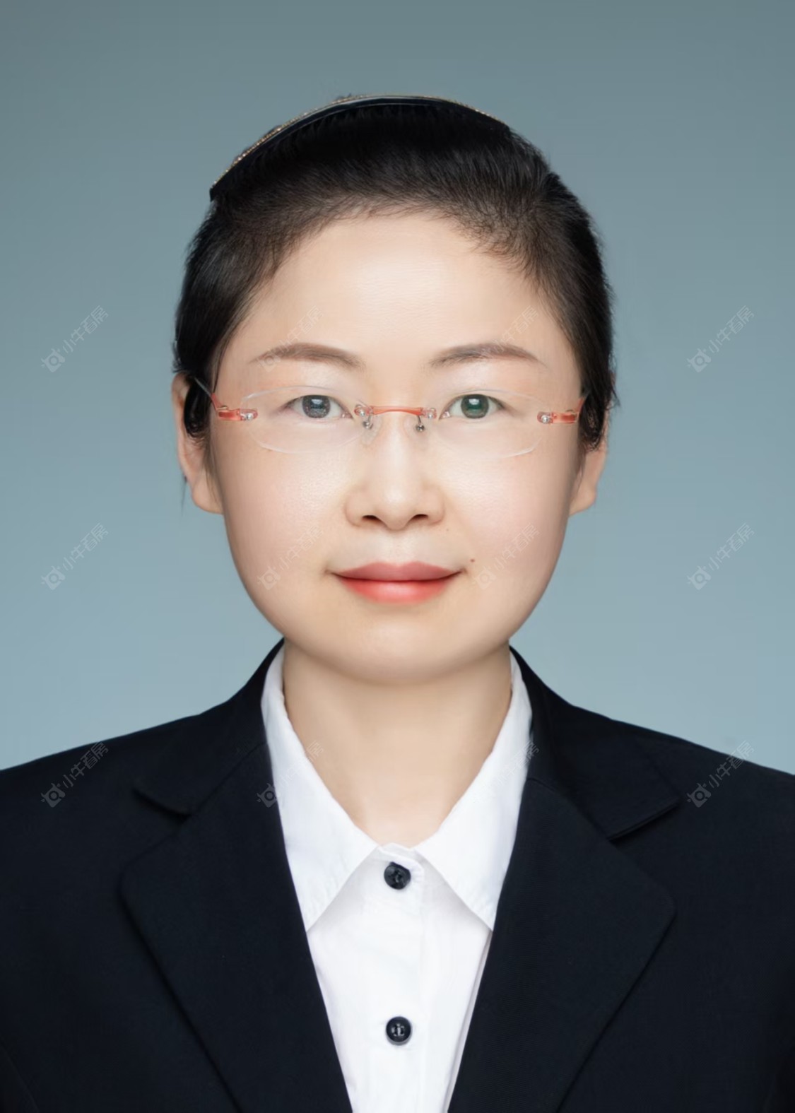 二手经纪人邹丽萍