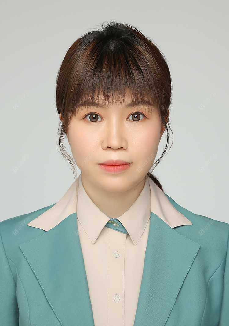 二手经纪人杨芷洧