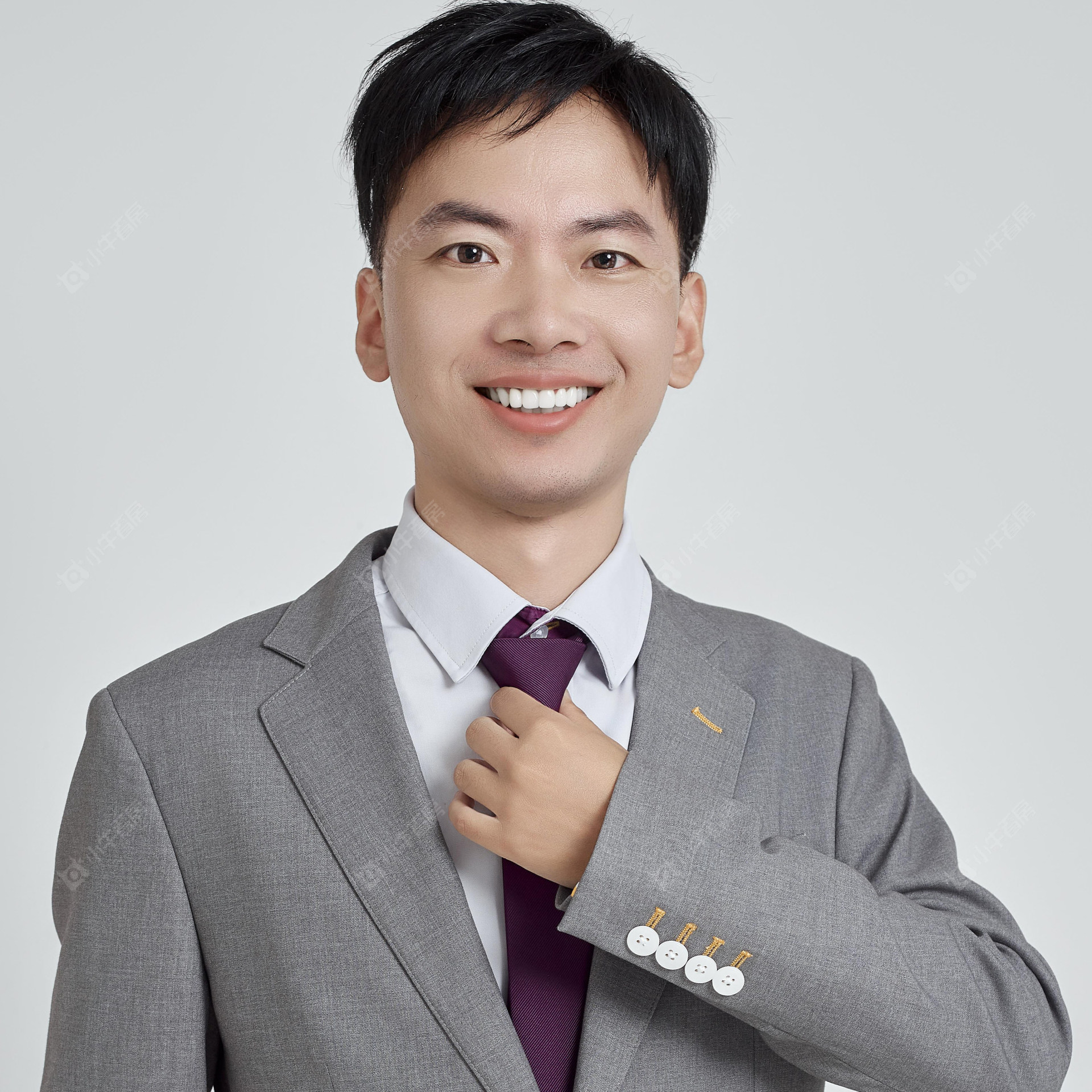 楼盘经纪人周旭东