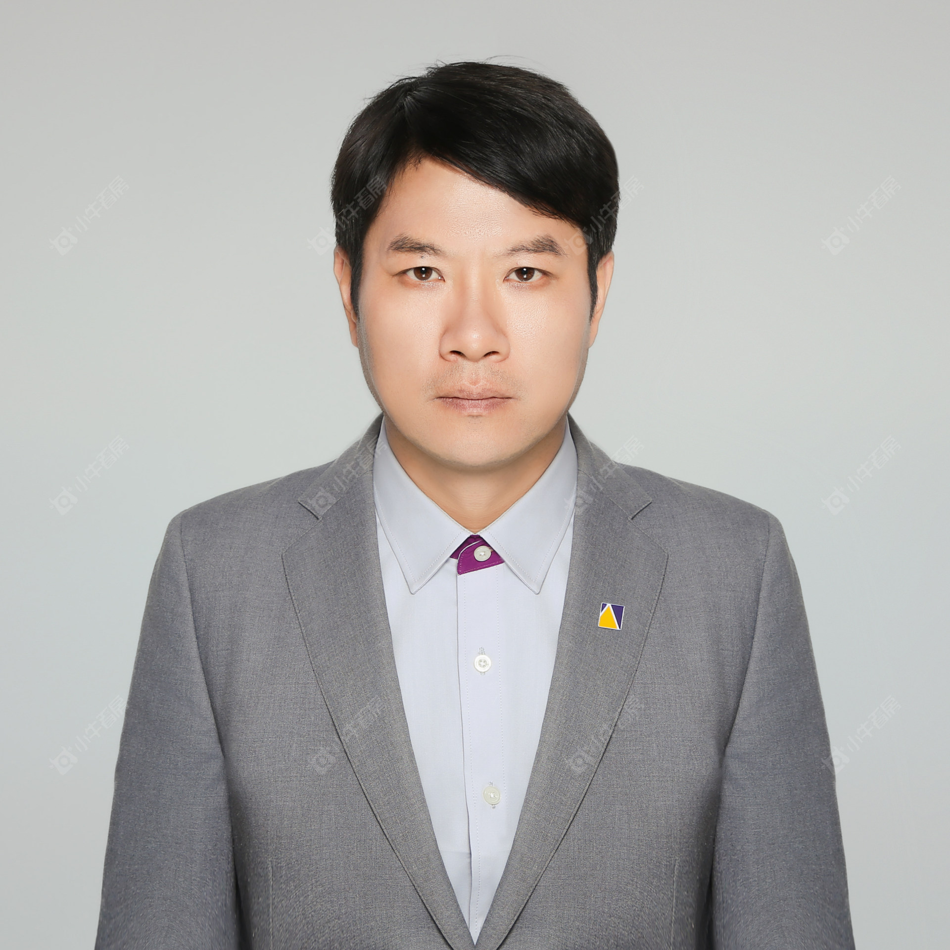 楼盘经纪人翁震奇