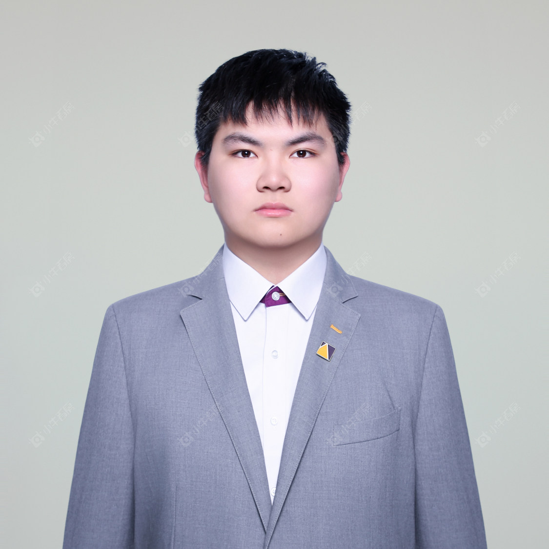 二手经纪人卓熠辰