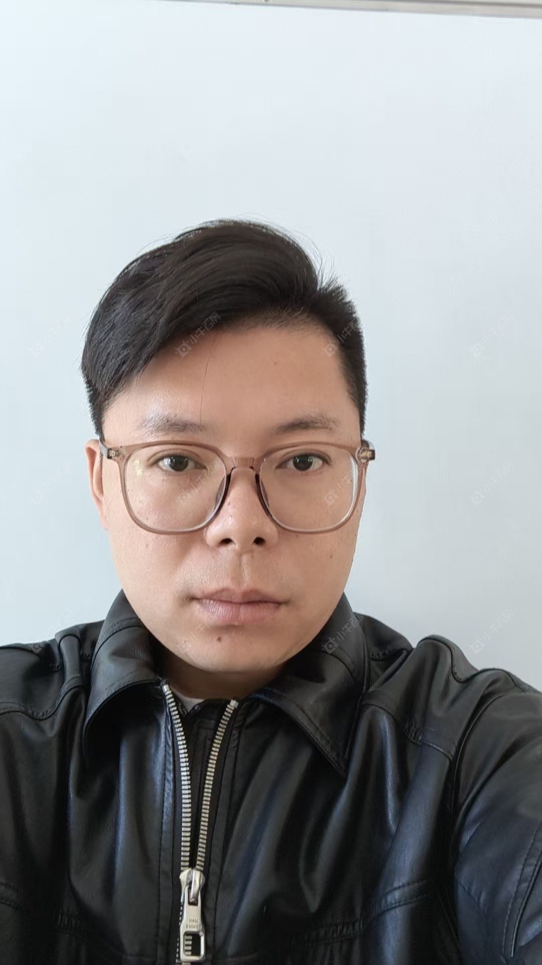 租房经纪人朱伟平