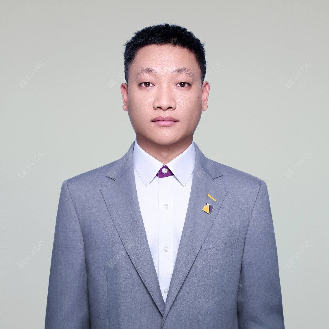 租房经纪人潘奔奔