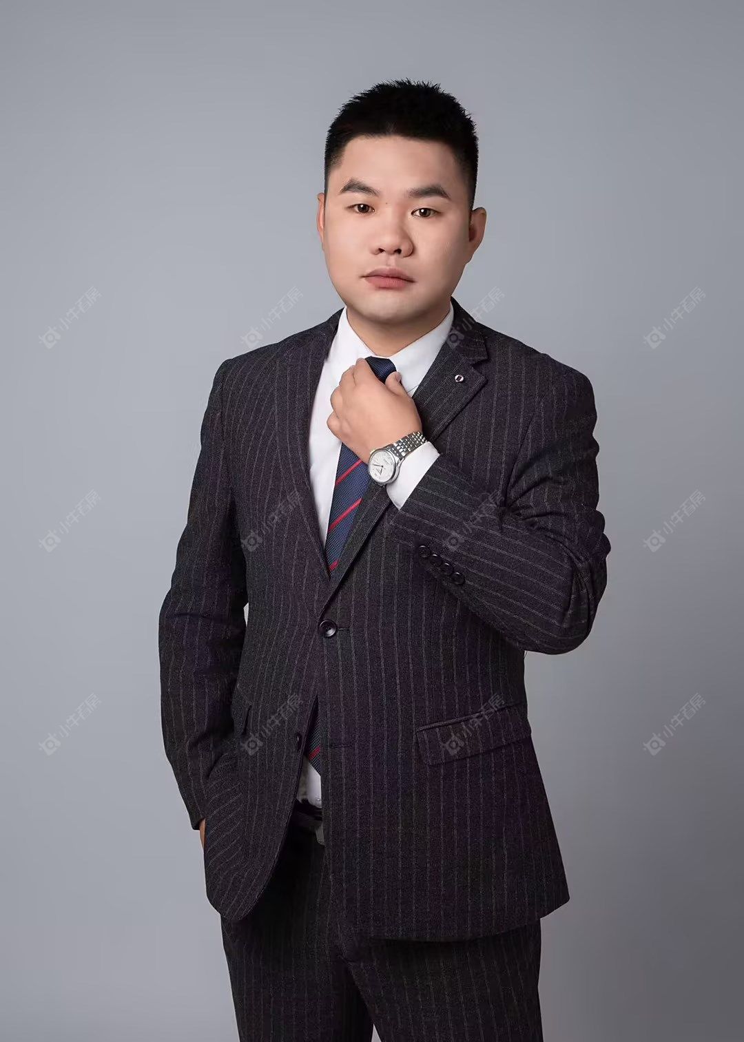 二手经纪人张梦悬