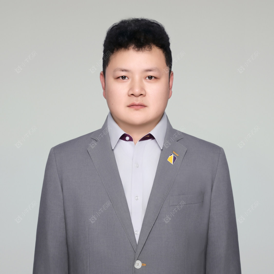 租房经纪人胡坤明
