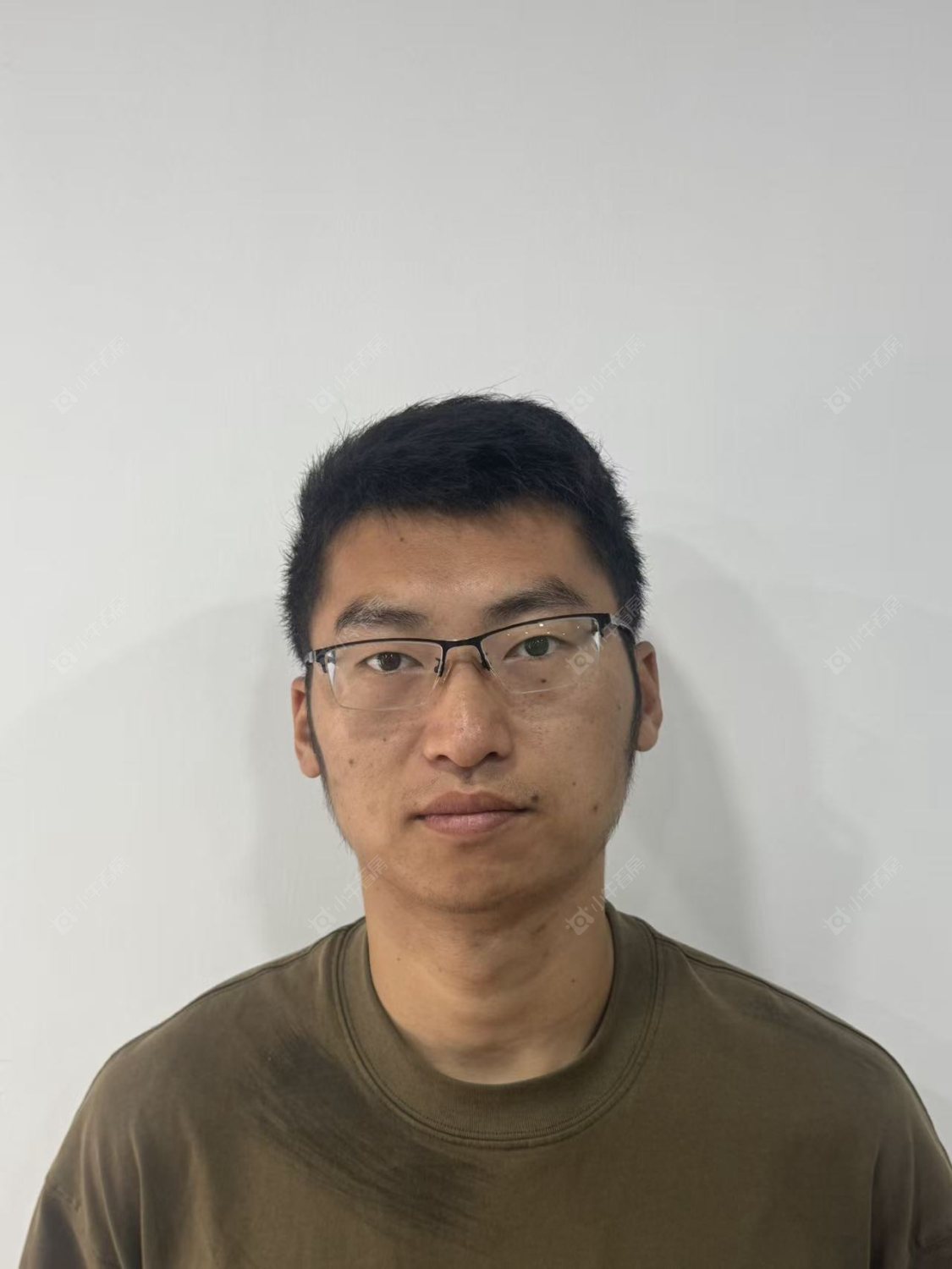 二手经纪人顾波