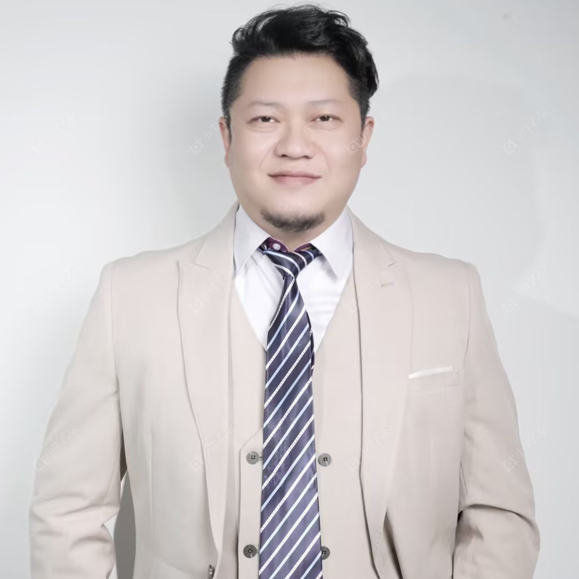 二手经纪人陆新烽