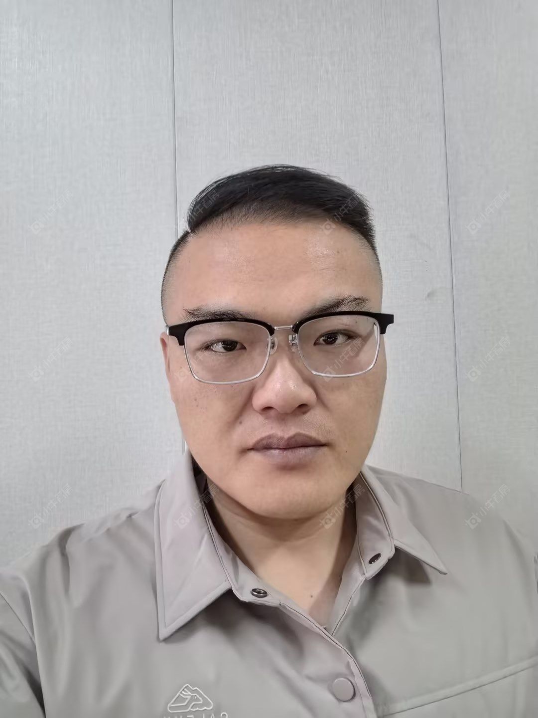 二手经纪人曹世杰