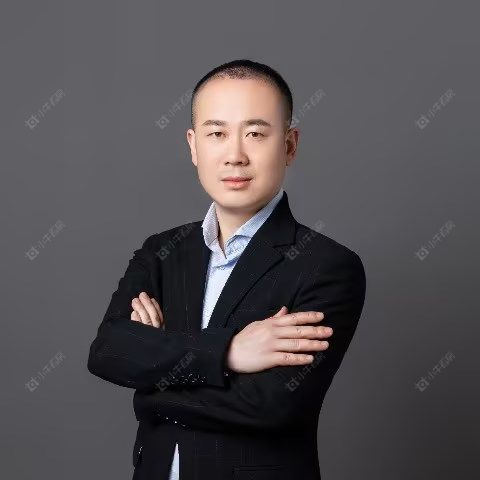 楼盘经纪人周伟民