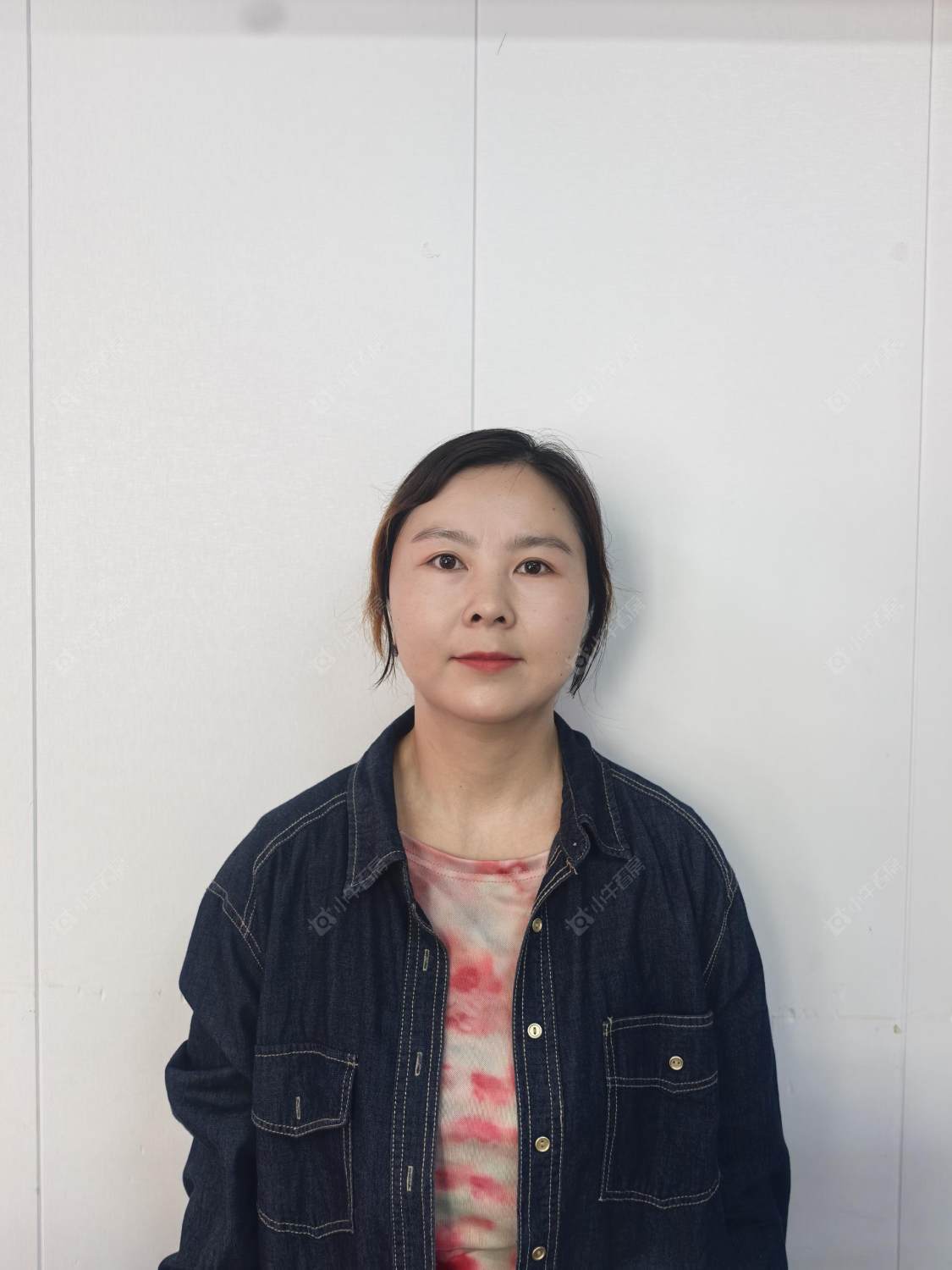 二手经纪人田露露